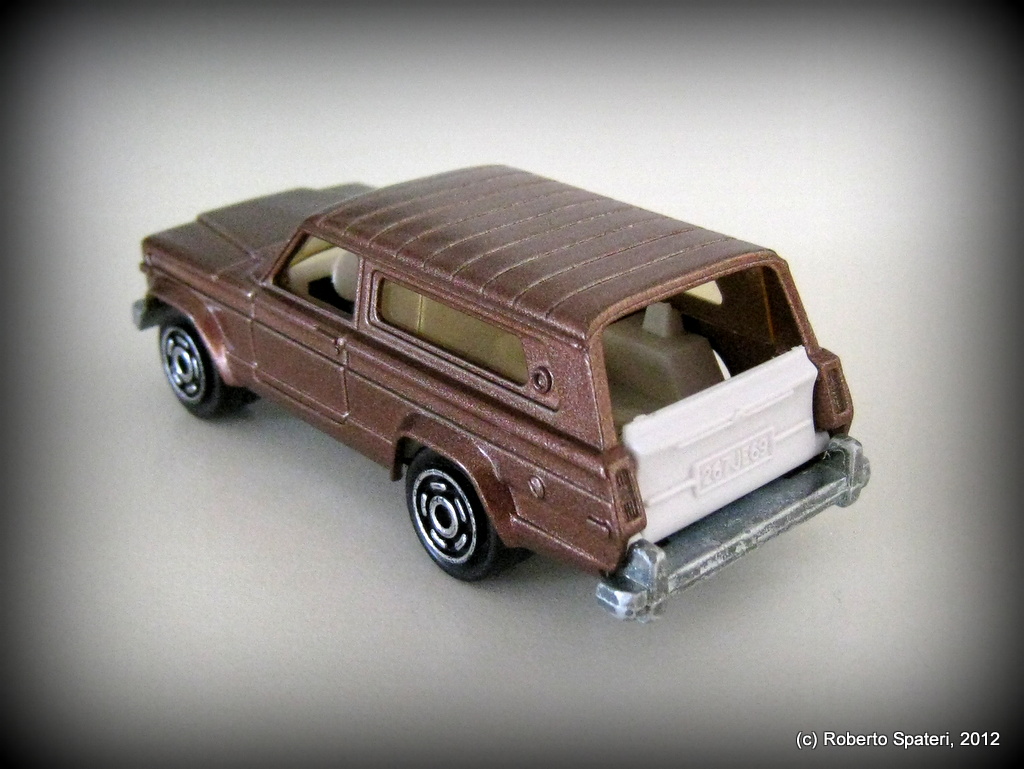 Majorette Jeep Cherokee Chief (n.236)
